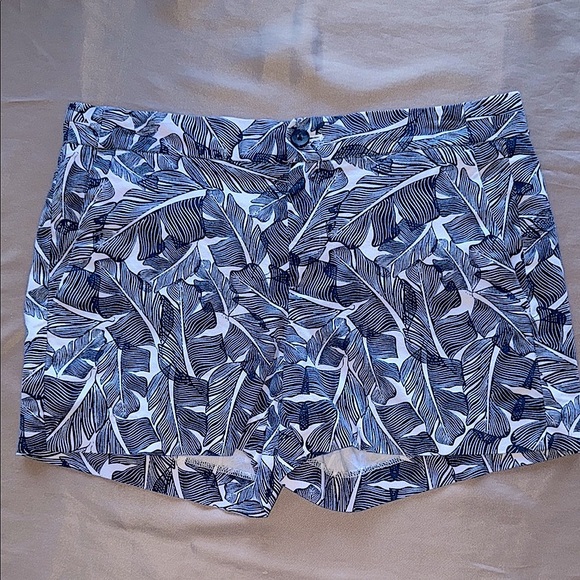 Banana Republic Hampton Fit Navy & White Tropical Leaf Print Shorts 3.5” Inseam - Picture 9 of 9